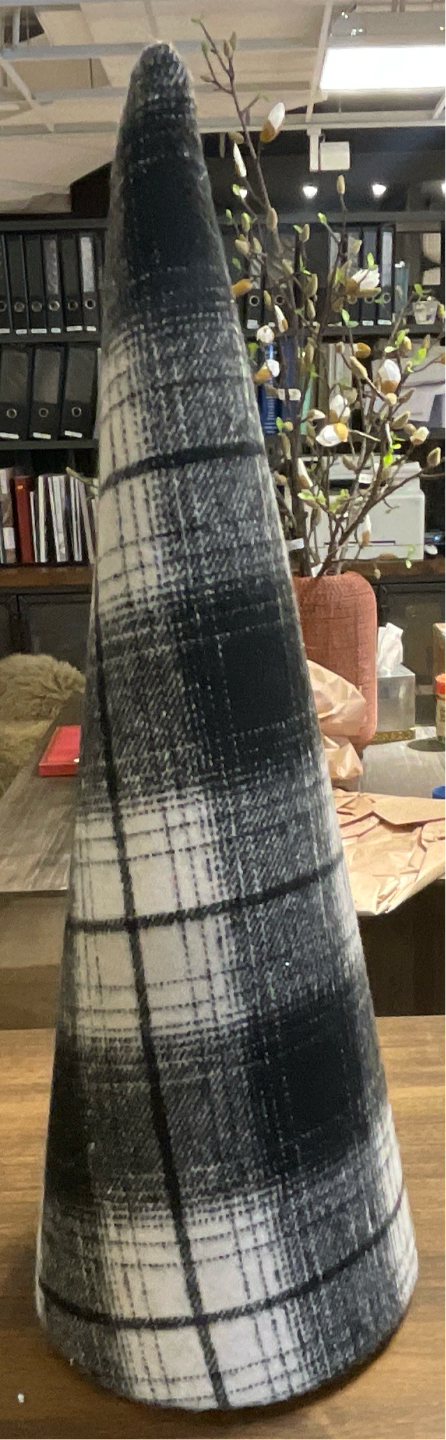 Black/White Plaid Tree Lg