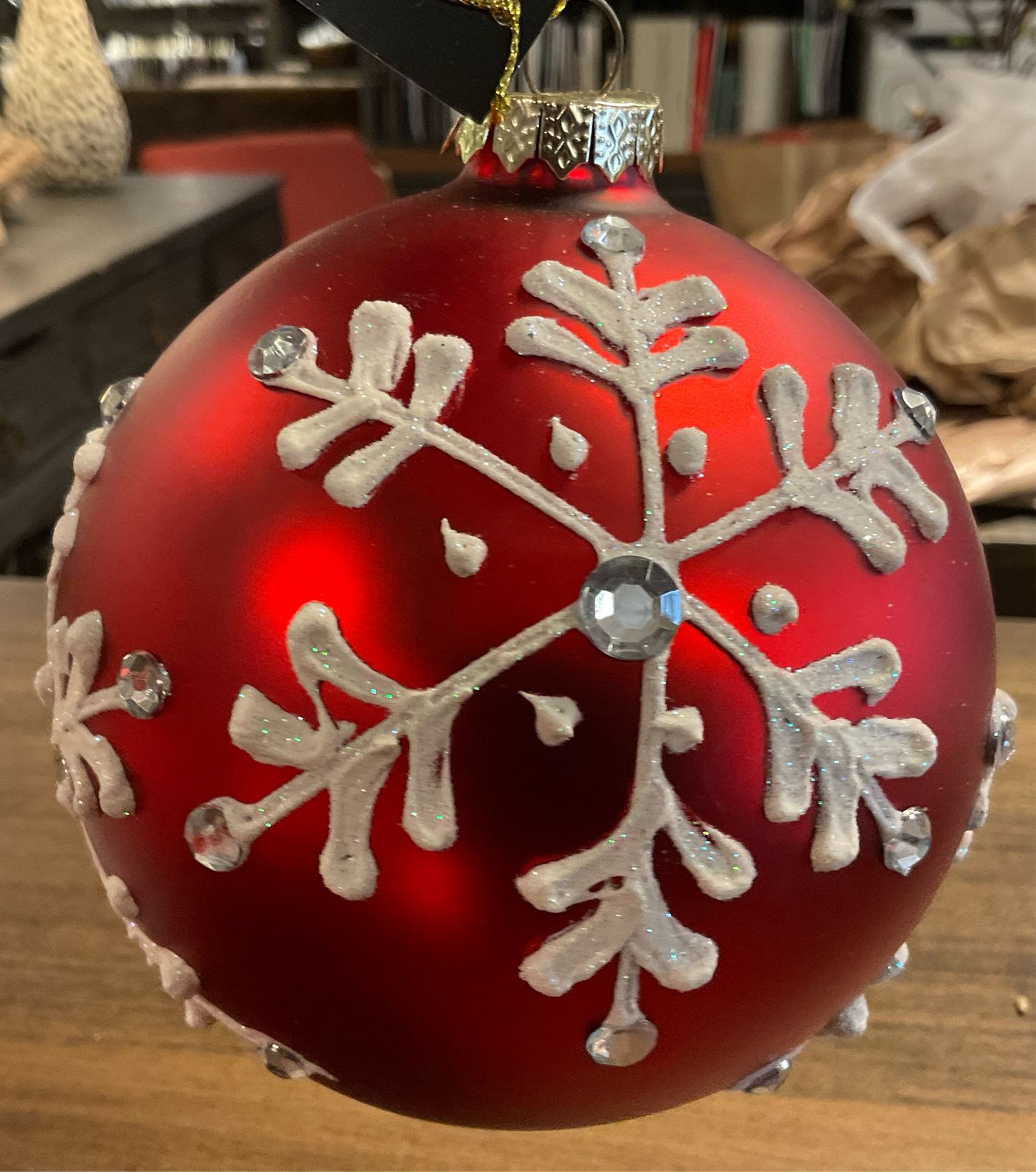 Red/White Snowflake Ornament Round
