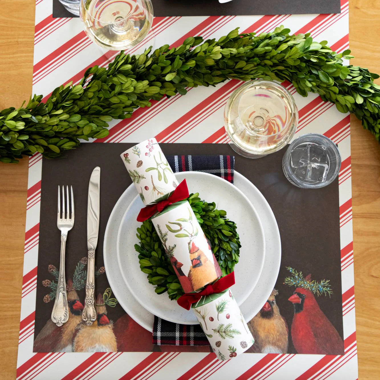 CARDINAL PARTY CRACKERS