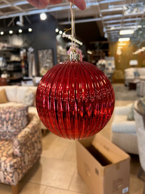 Fluted Red Ornament Large