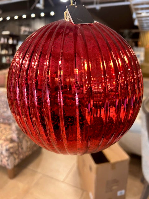 Fluted Red Ornament Large