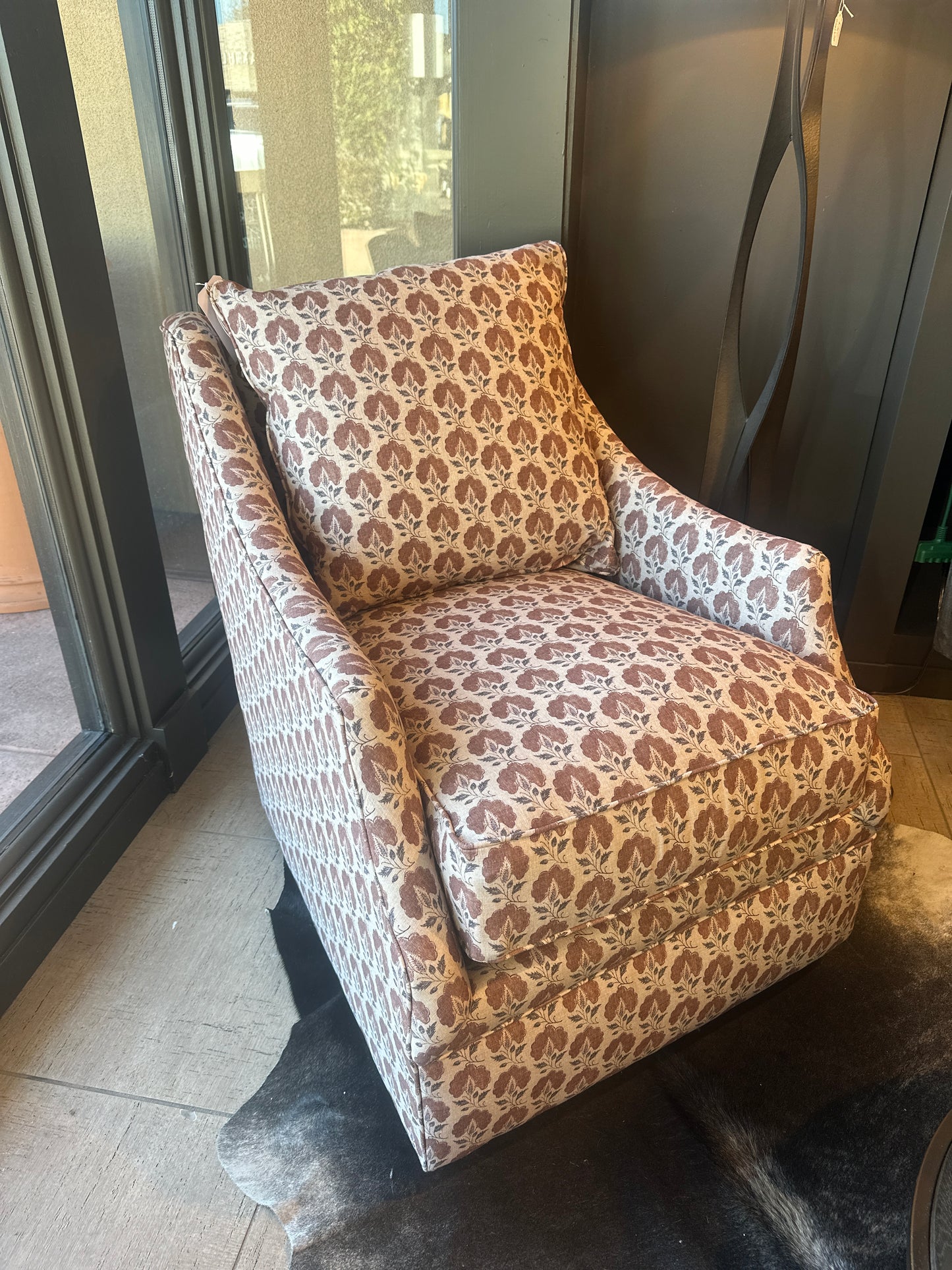 Kori Swivel Glider