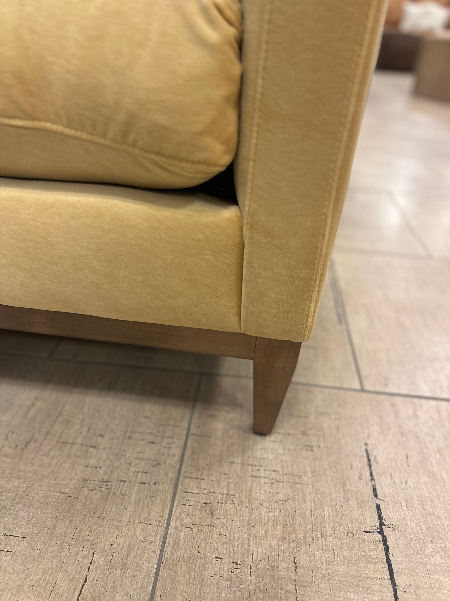 Leo Sofa
