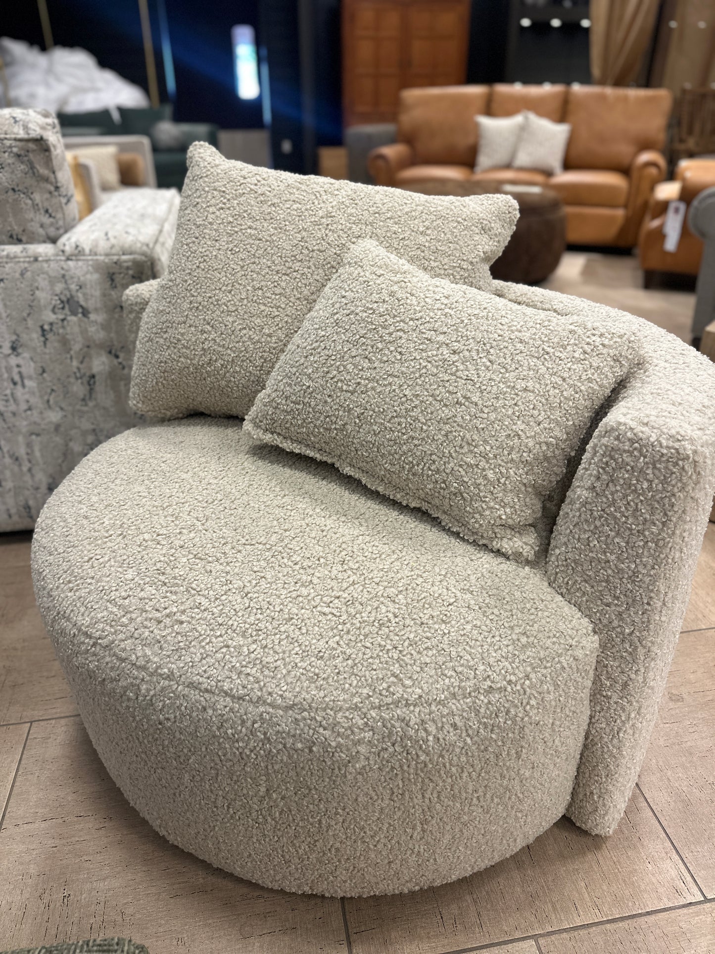 Leander Swivel Chair
