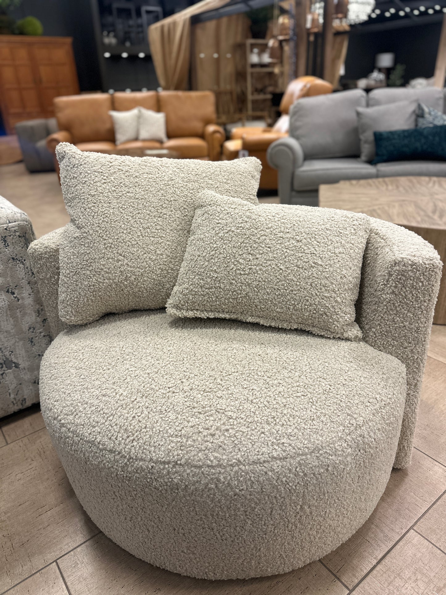 Leander Swivel Chair